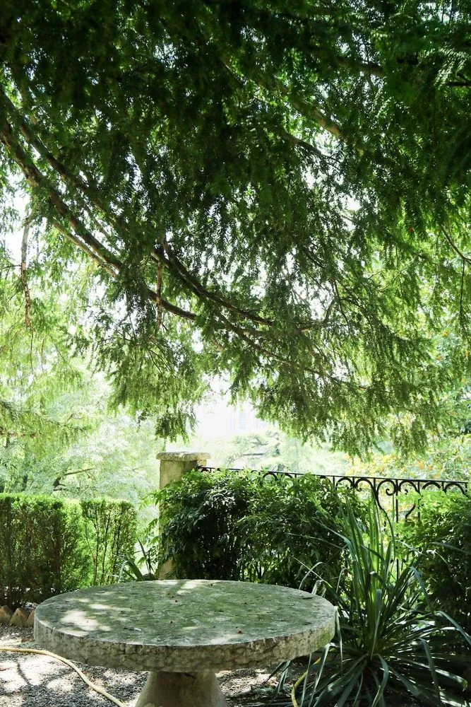 Timeless Views of an Italian Castle — image 2